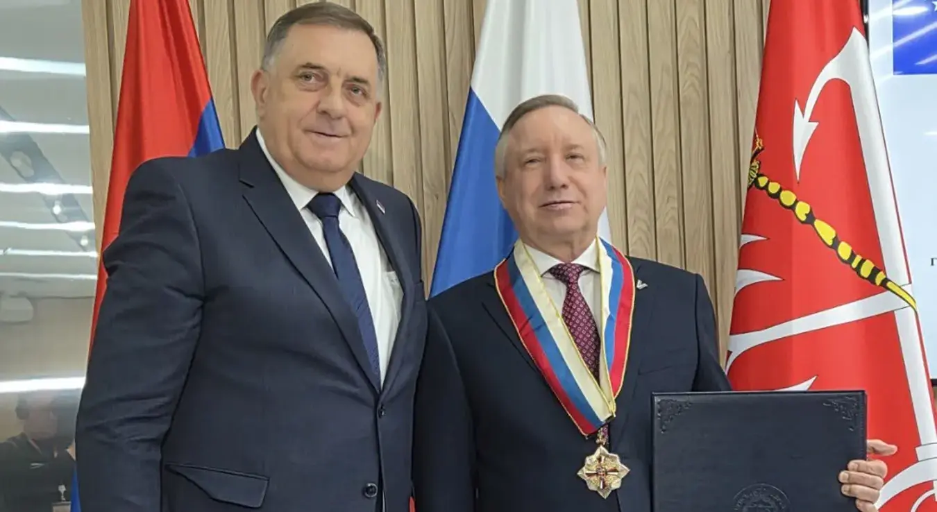 Додик уручио гувернеру Санкт Петербурга Орден заставе Републике Српске