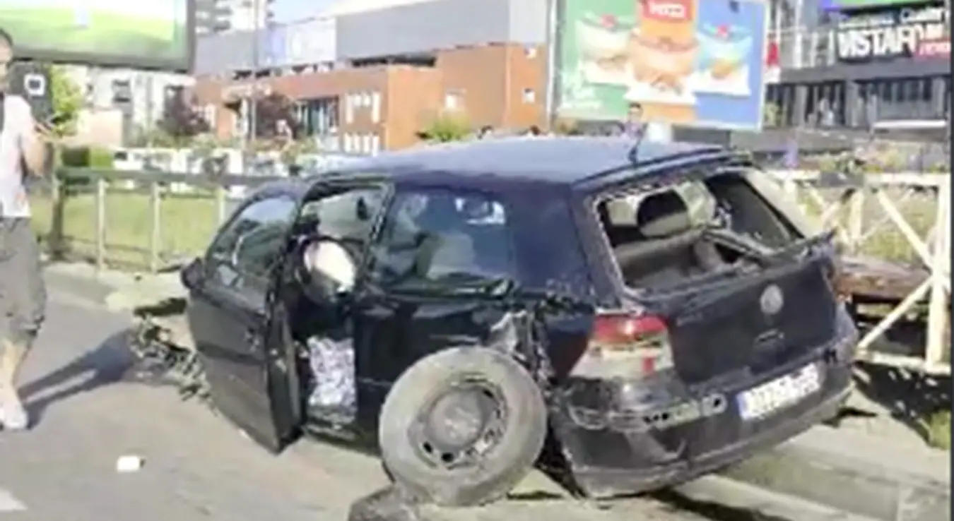 auto saobraćajka golf