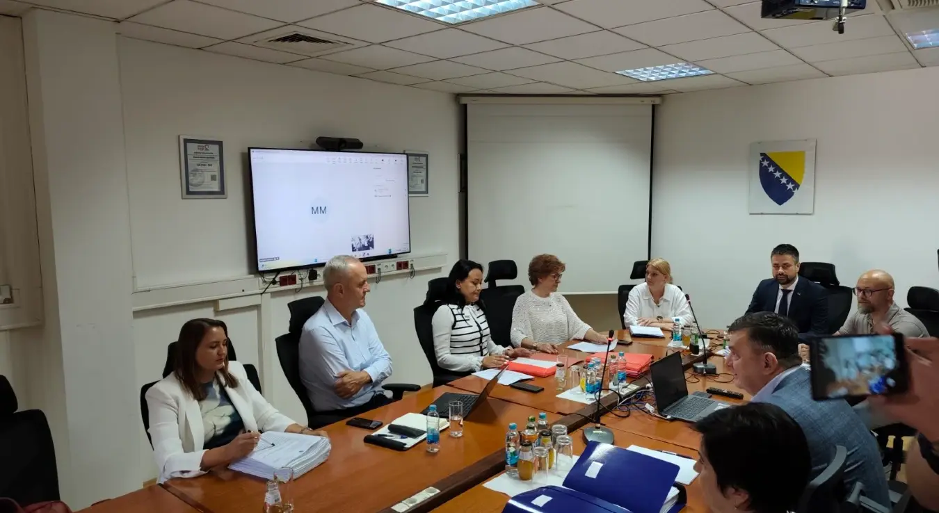 Сједница Управног одбора Управе за индиректно опорезивање УИО БиХ који би требало да разматра Правилник о примјени Закона о ПДВ-у који се односи на куповину прве некретнине у Бањалуци.