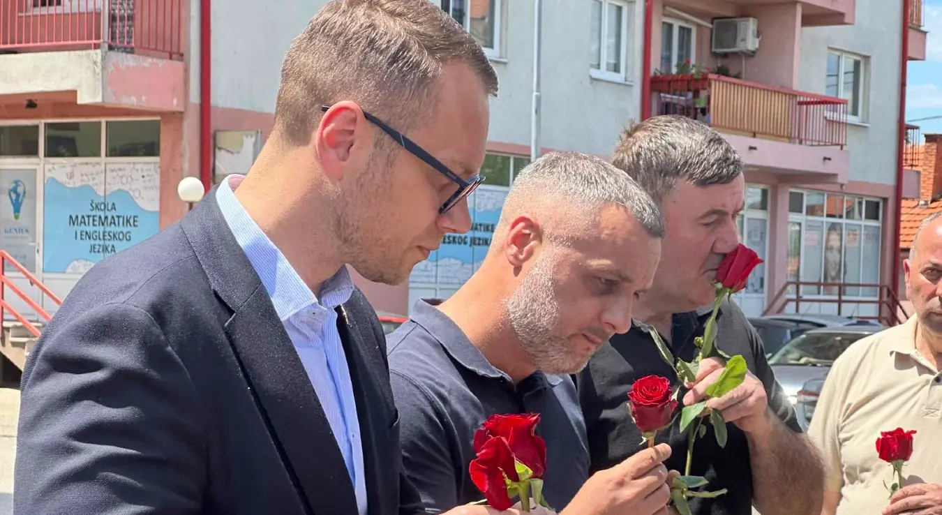 Удружење ветерана Гарде "Пантери" данас је, полагањем цвијећа на мјесту страдања, обиљежило 26 година од мучког убиства команданта ове елитне ратне јединице, Љубише Савића Маузера.