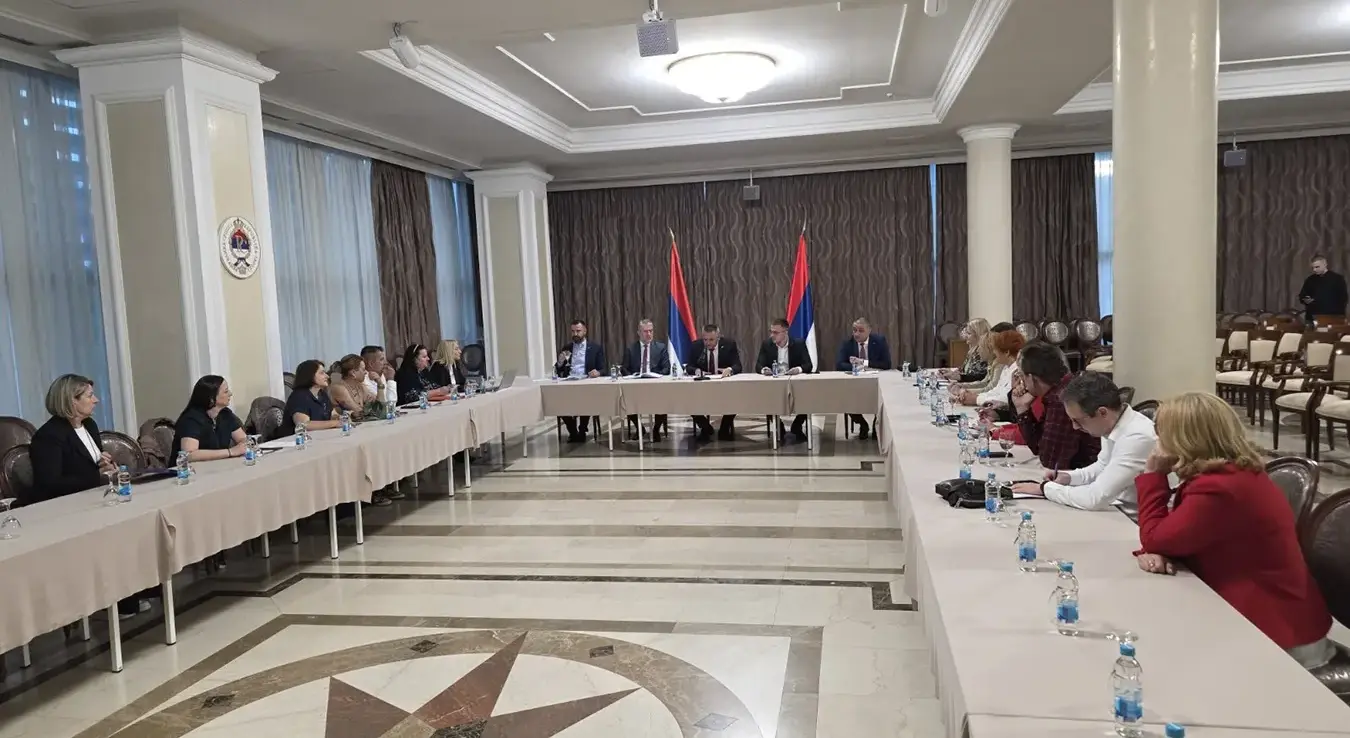 Минић: Постигнут договор са родитељима његоватељима