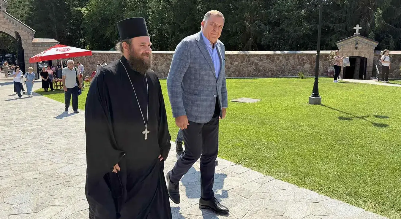 Предсједник Милорад Додик стигао је у манастир Ступље код Прњавора, гдје се данас обиљежава празник Светогорске Иверске иконе пресвете Богородице и завјетног дана