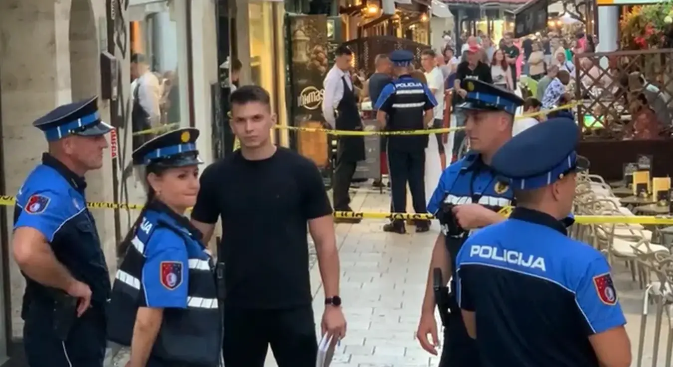 Полиција на мјесту пуцњаве на Башчаршији у Сарајеву.