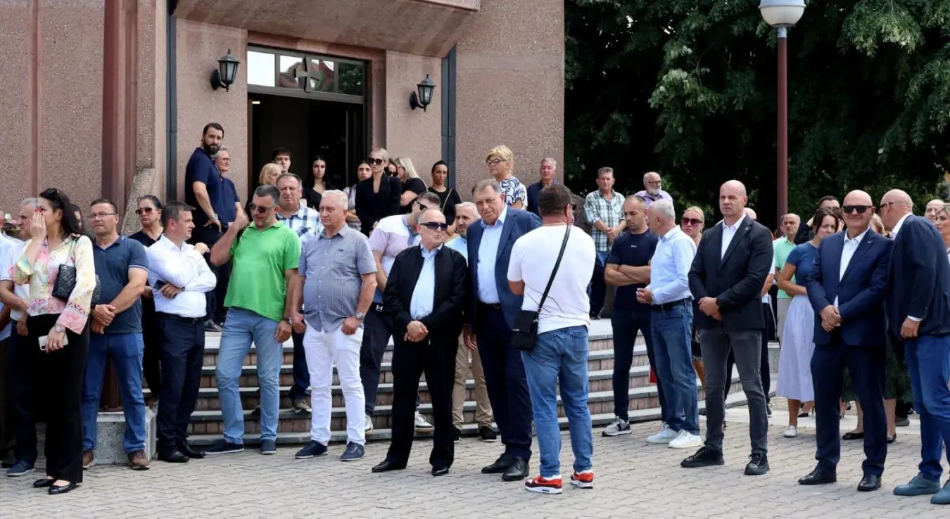 Сахрана Мирослава Бореновића присуствује и Додик
