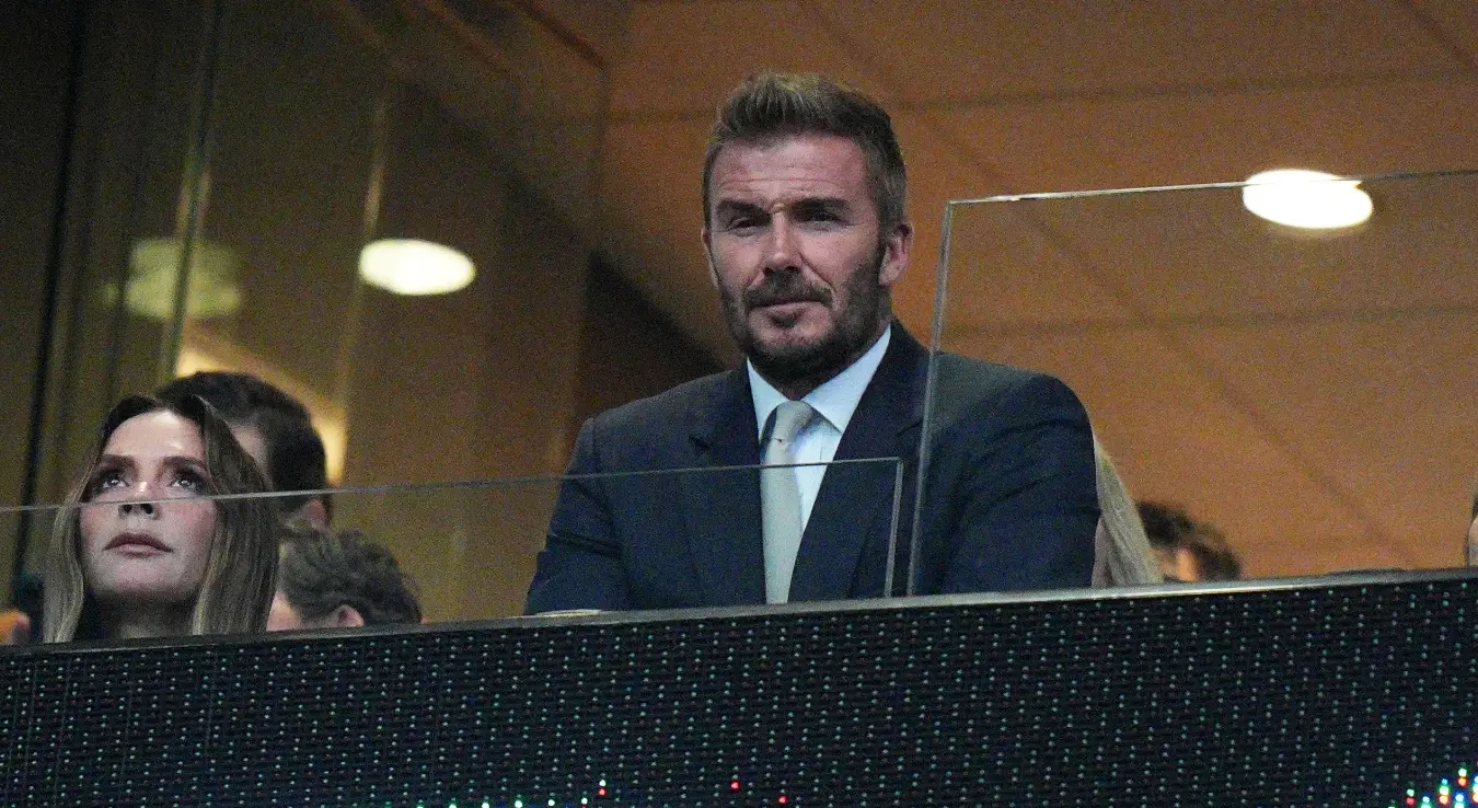 Дејвид Бекам је енглески предузетник и бивши фудбалер и репрезентативац