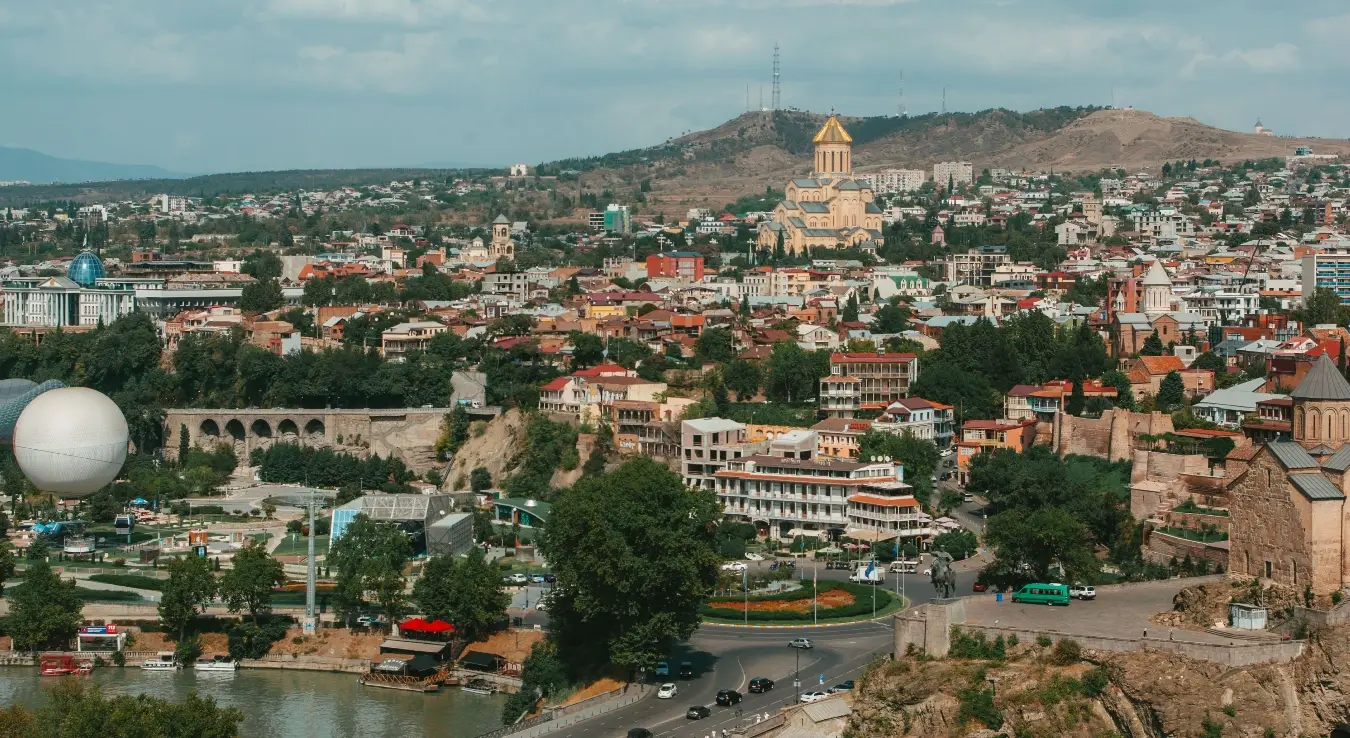 Грузија је земља у региону Кавказа на обали Црног мора. Налази се на раскрсници источне Европе и западне Азије и данас се генерално сматра дијелом Европе.