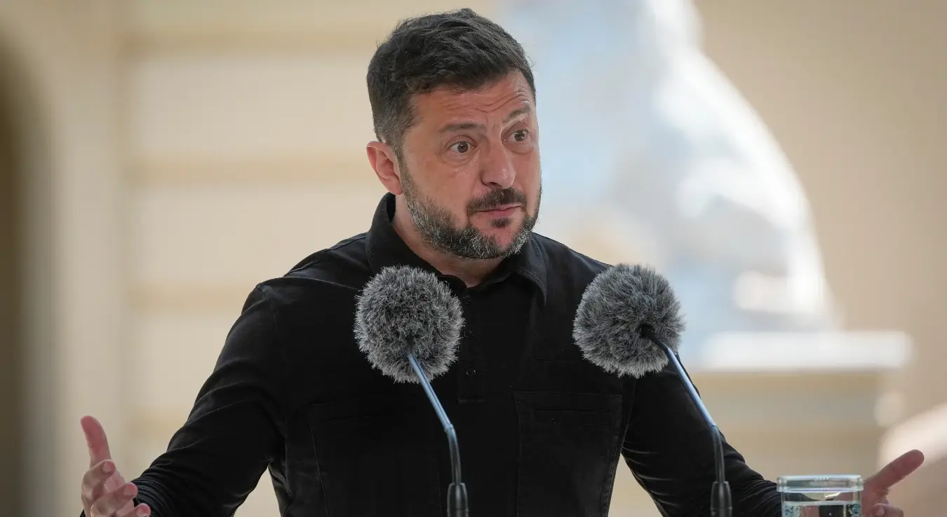 Украјински предсједник Володимир Зеленски разговара током заједничке конференције за новинаре са британским премијером Киром Стармером у Кијеву, Украјина, у четвртак, 16. јула 2026. године.