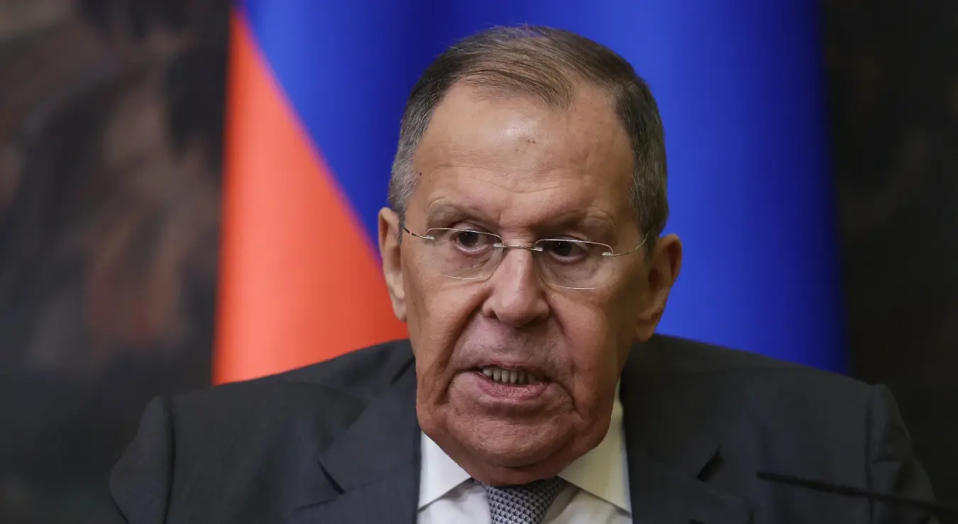 Руски министар спољних послова Сергеј Лавров говори на заједничкој конференцији за новинаре са министром спољних послова Чада Абдулајеом Сабреом Фадулом током њиховог састанка у вили Зинаиде Морозове у Москви, у Русији, у уторак, 14. јула 2026. године.