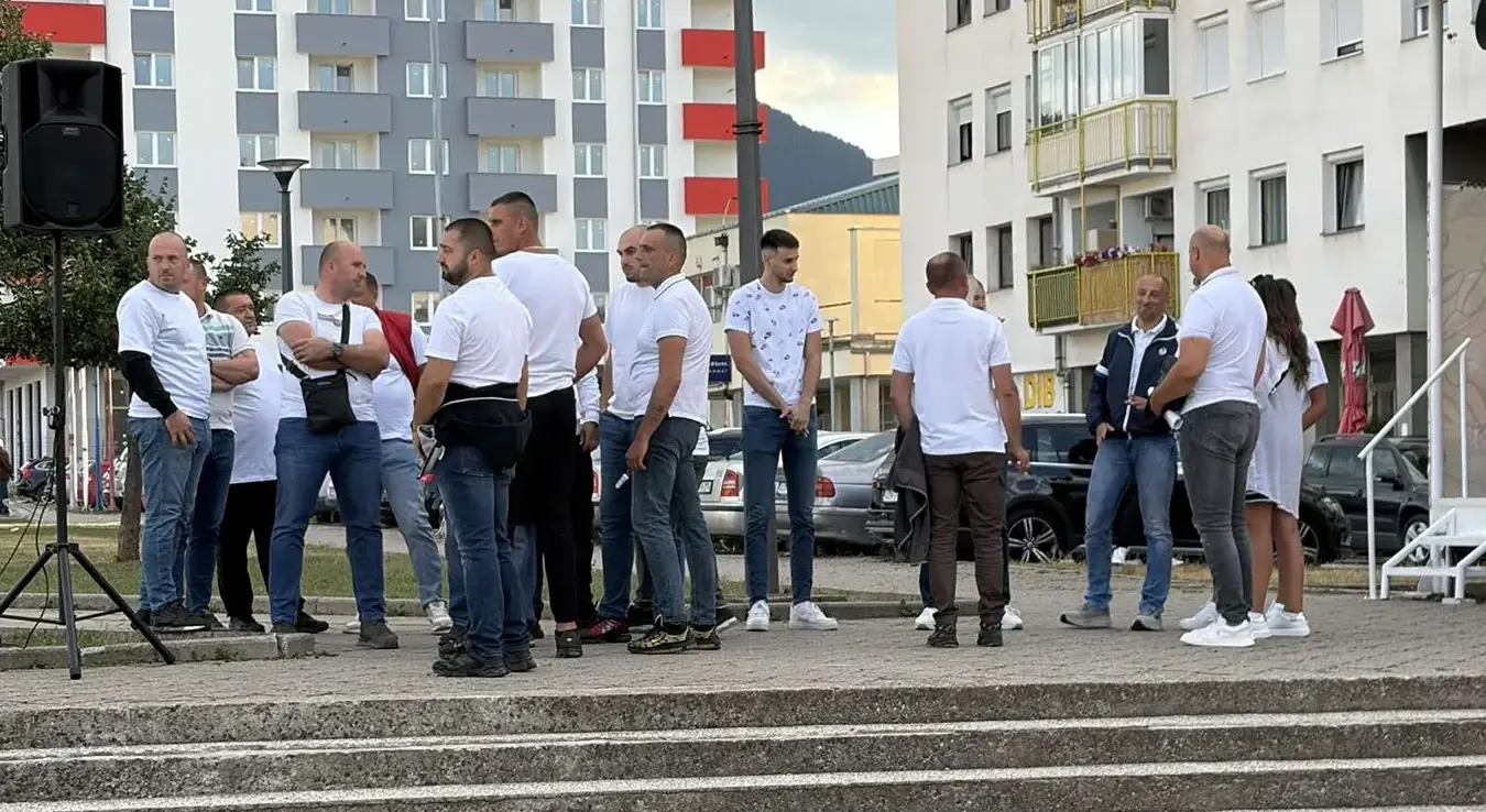 Одржан мирни протест у Палама