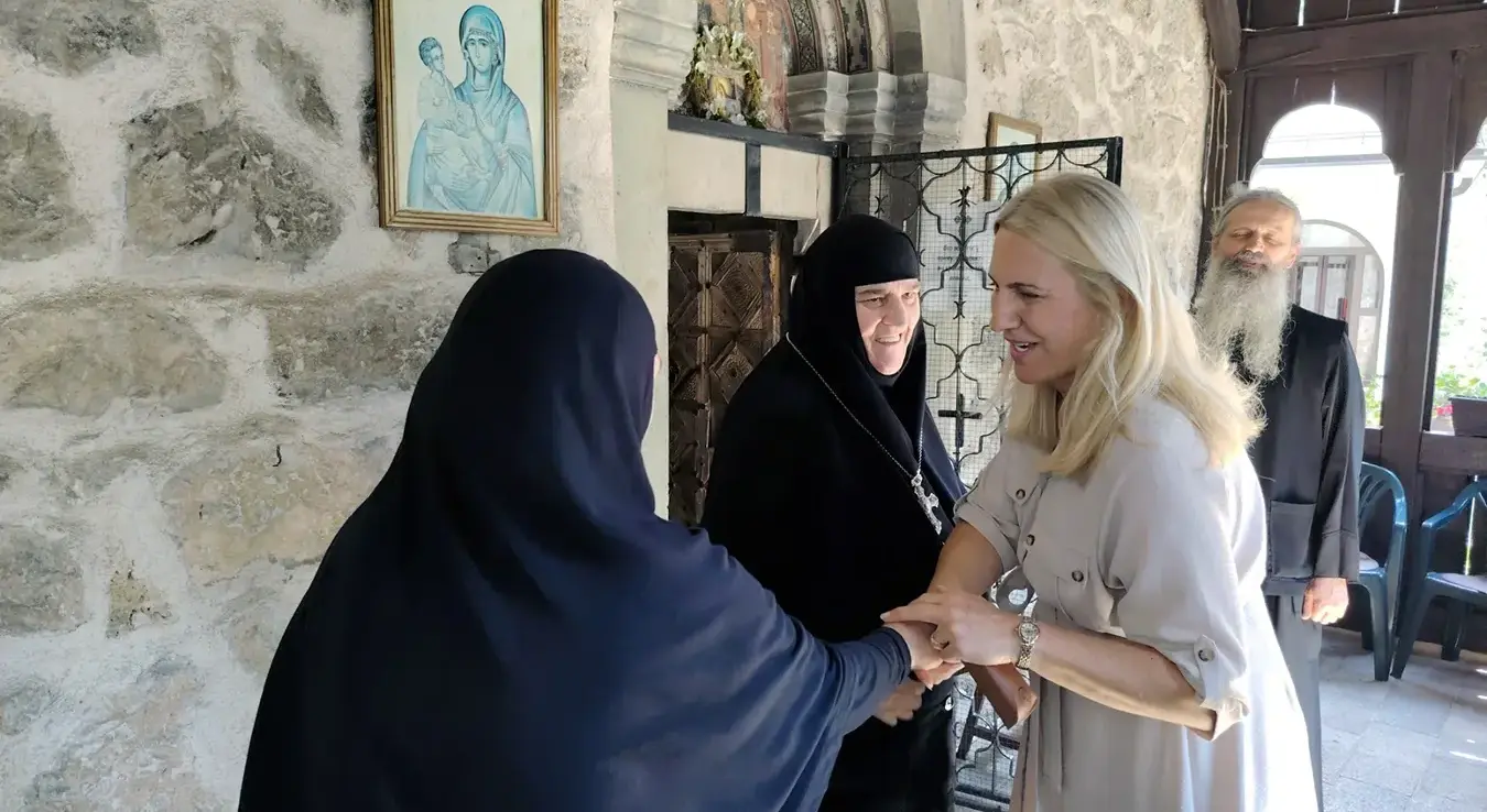 Жељка Цвијановић посјетила је данас манастир Ловница код Шековића.
