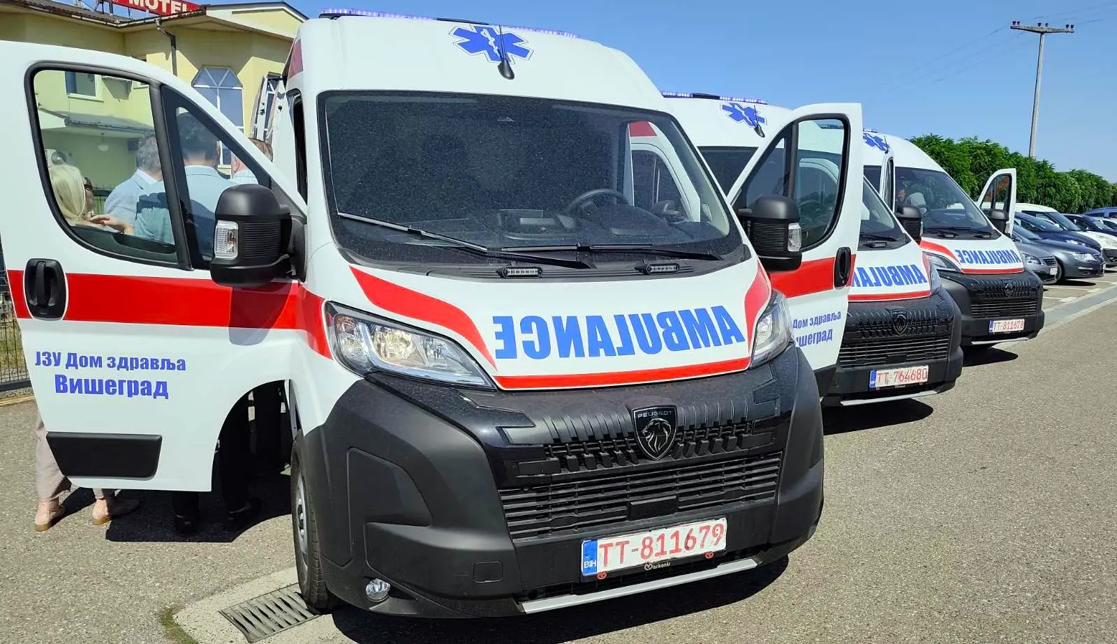 Санитетско возило донација