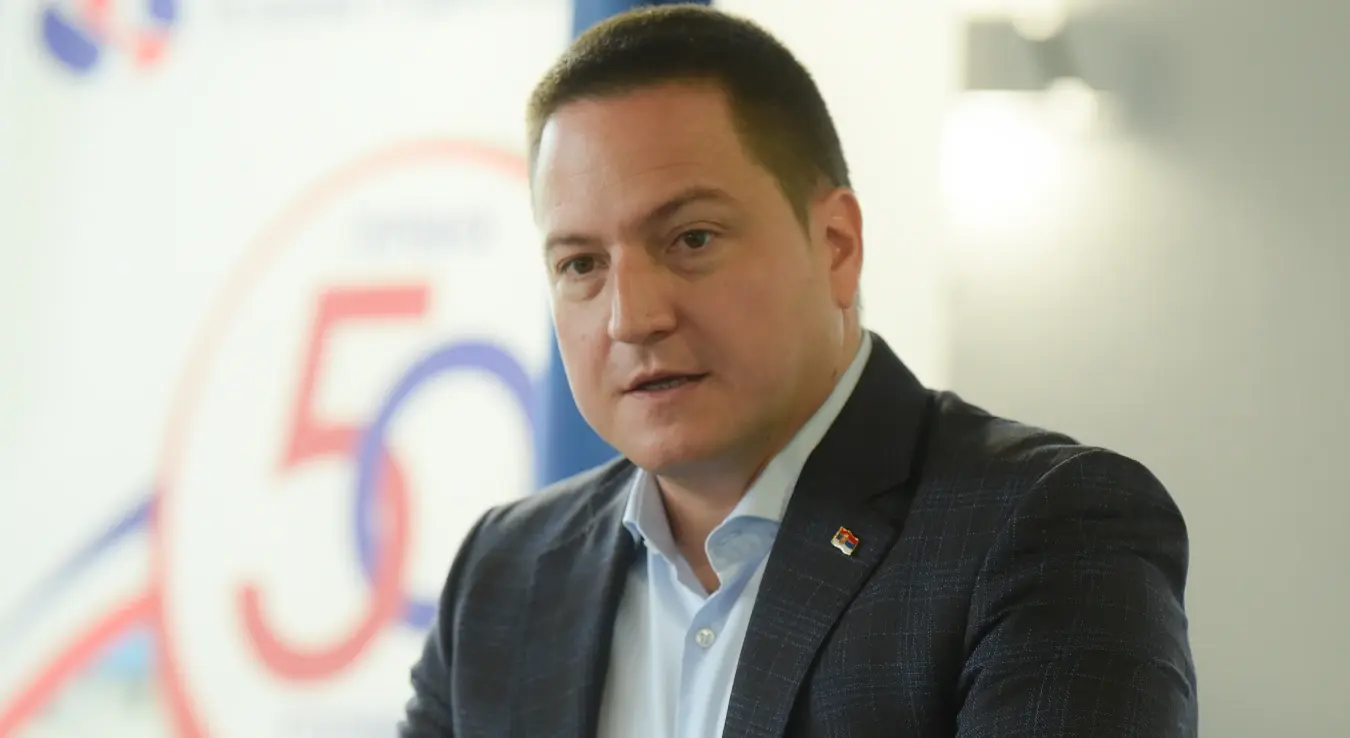 Први потпредсједник Владе Републике Србије и министар просвете, науке и технолошког развоја Бранко Ружић присуствовао је почетку бесплатне обуке за куваре, коју организује Студентски центар „Београд“ у оквиру кулинарске школе.