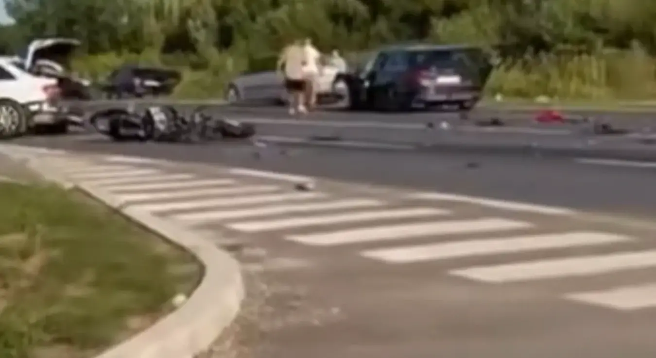 Тешка саобраћајна несрећа код Живиница.