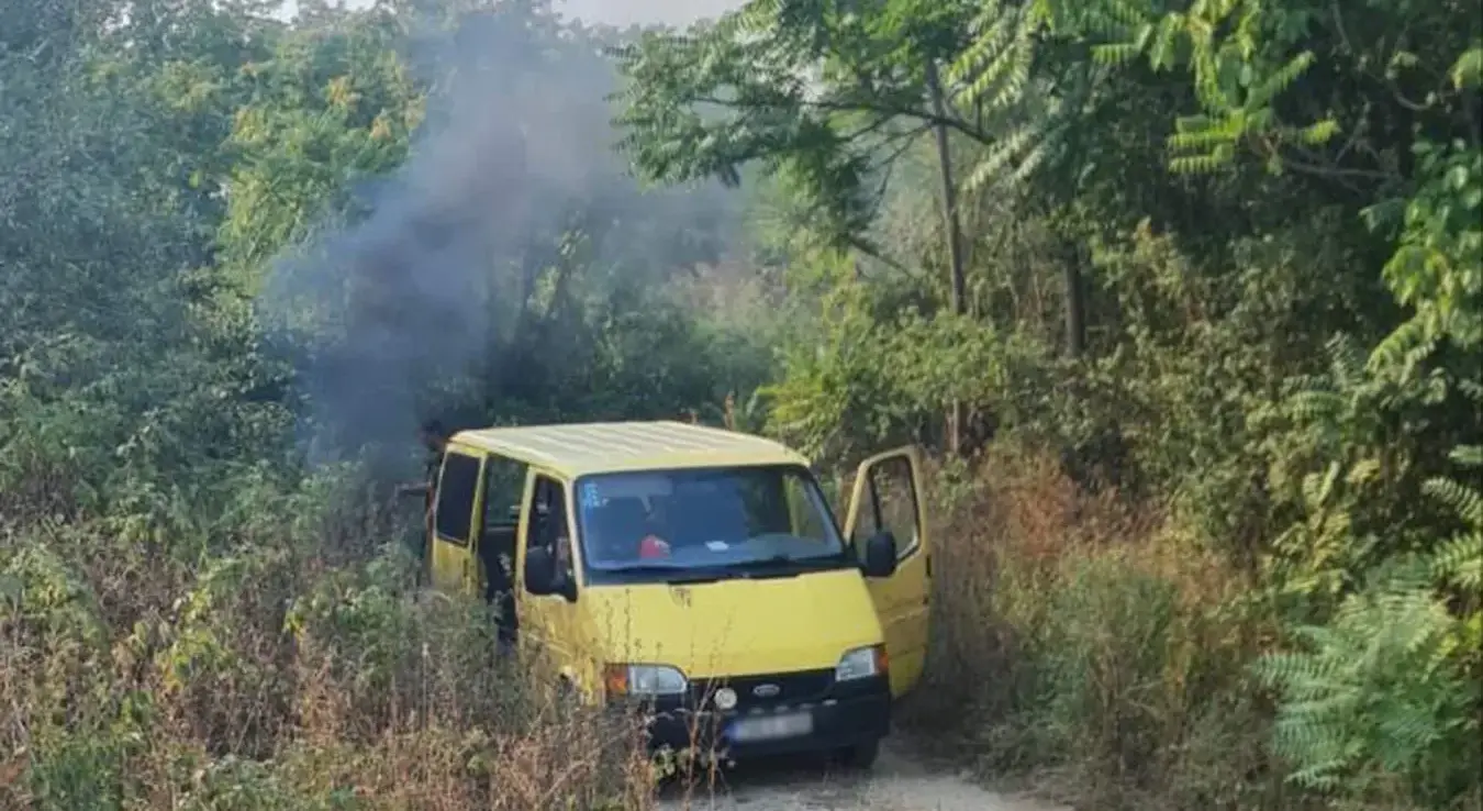 Палили каблове код Делте у Бањалуци: Дим се шири, опасност од пожара велика