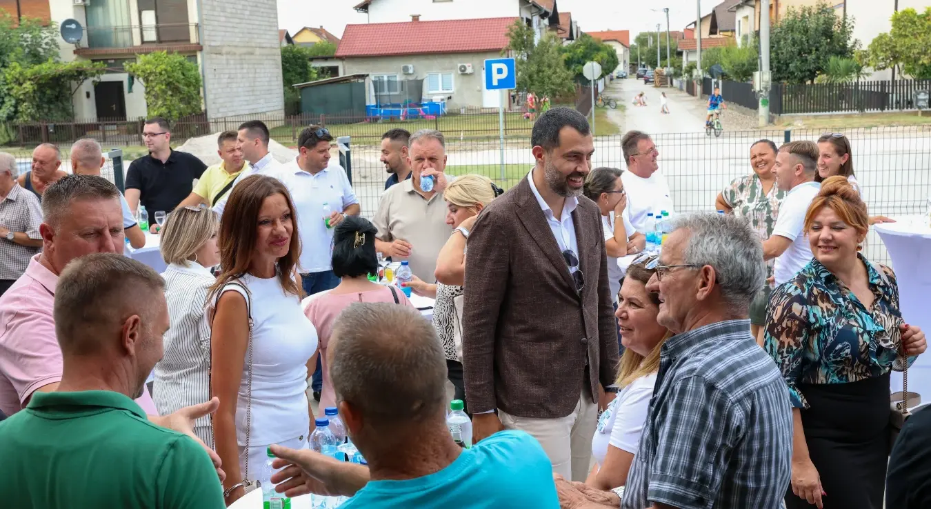 Додик и Амиџић Градишка обишли радове на изградњи новог вртића