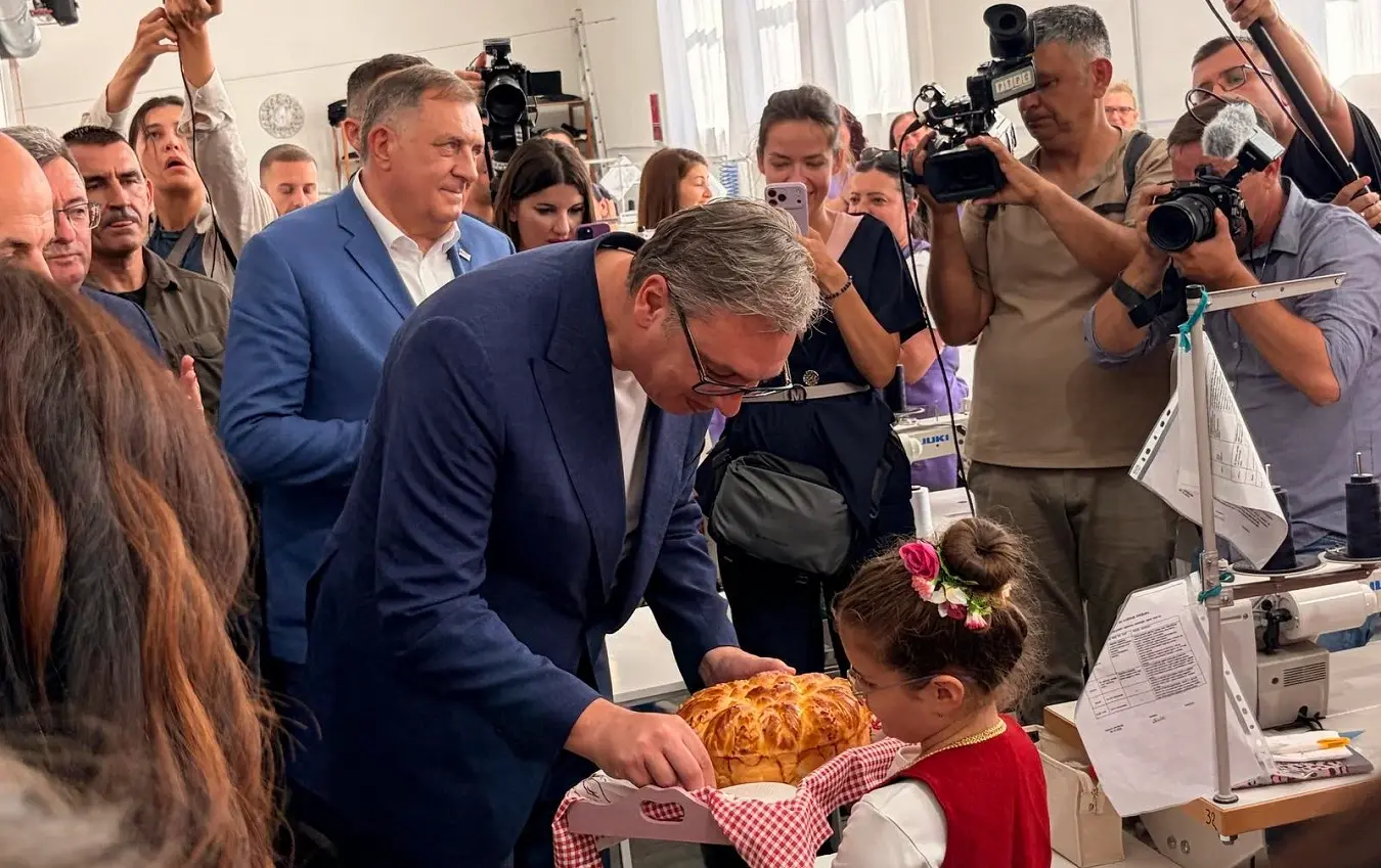 Додик и Вучић у фабрици Јумко