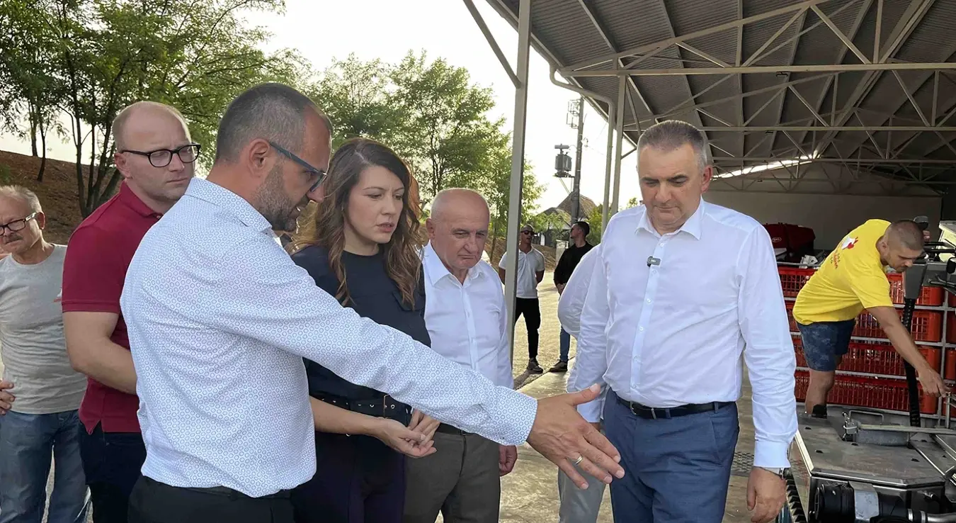 Минић и Кузмић у посјети Андрић фарми