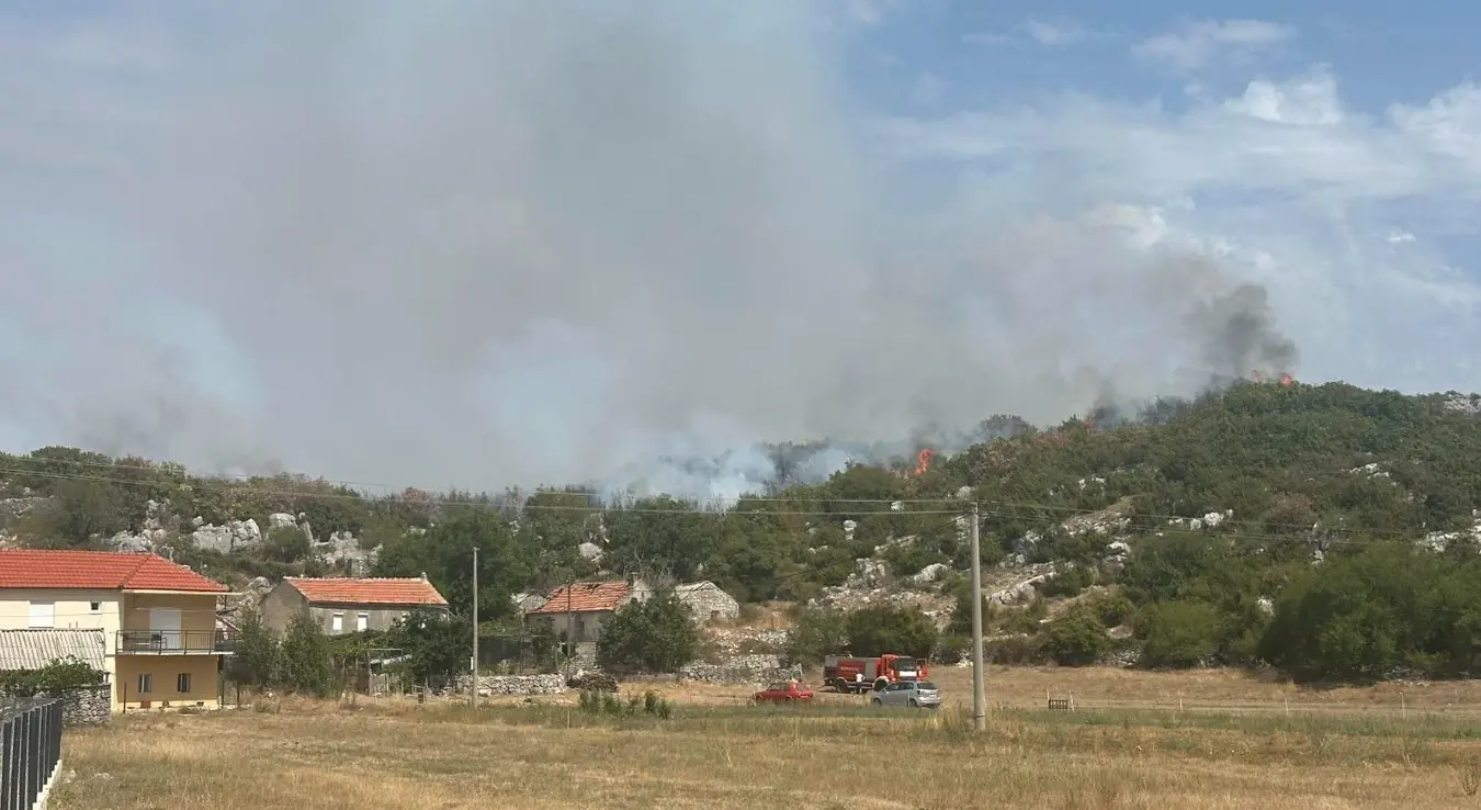 Пожар Тули ватра код Требиња