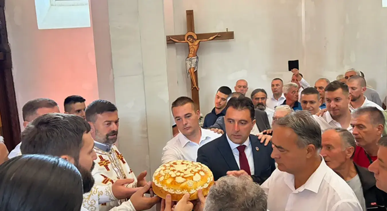 У Цркви Светог пророка Илије на Сокоцу, је поводом Дана и крсне славе општине - Илиндана, служена Света литургија, обављен славски обред, а потом је улицама прошла свечана литија.
