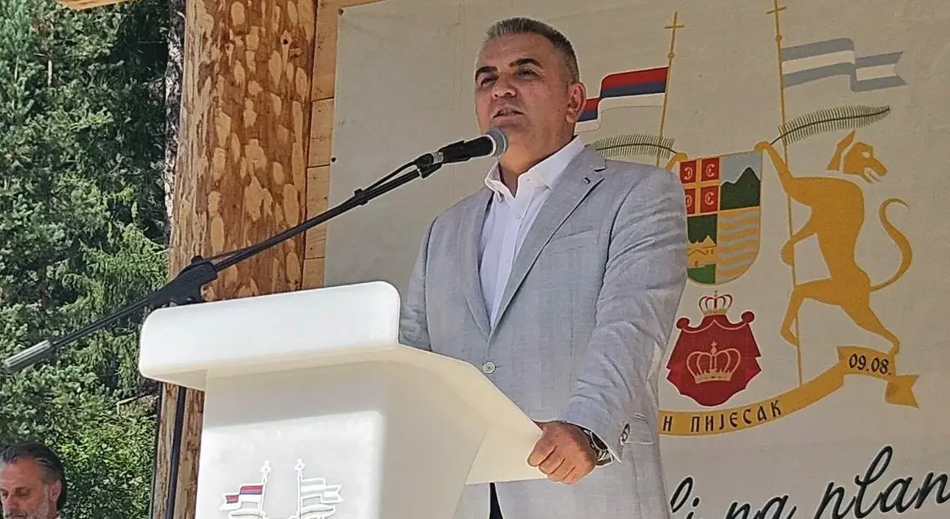 Предсједник Владе Републике Српске Саво Минић на Сабору демобилисаних бораца у Хан Пијеску.