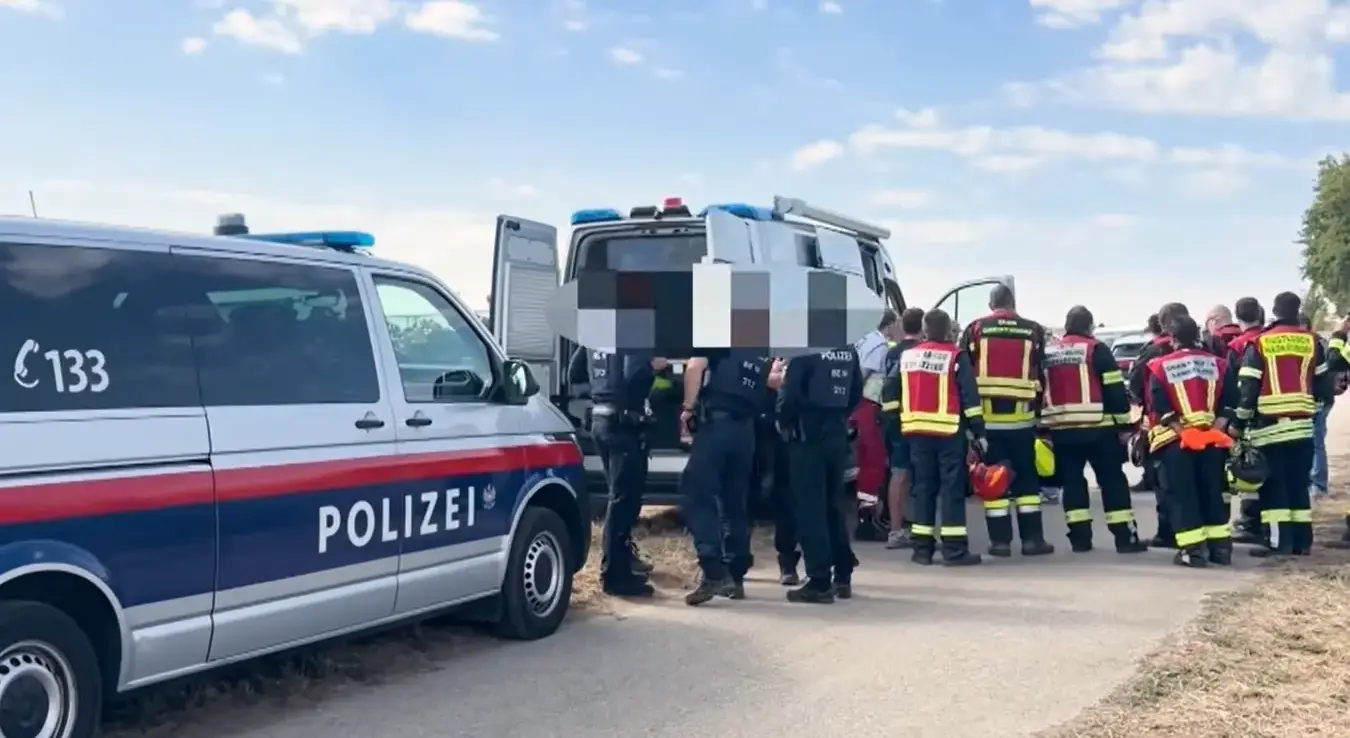 Два мала авиона сударила су се у ваздуху у близини града Лангенлојс у Аустрији.