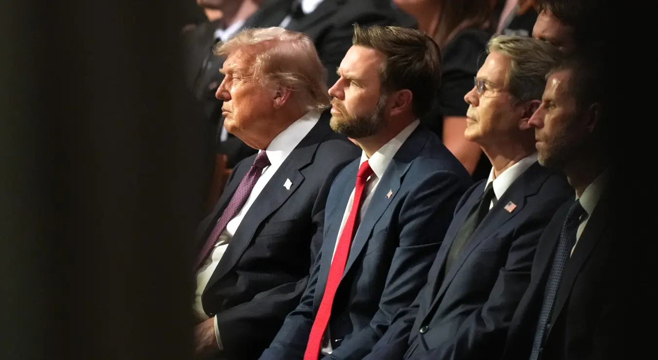 Предсједник Доналд Трамп, потпредсједник Џ. Д. Венс, министар финансија Скот Бесент и Ерик Трамп присуствују сахрани сенатора Линдсија Грејама, републиканца из Јужне Каролине, у Вашингтонској националној катедрали, у уторак, 28. јула 2026. године, у Вашингтону.