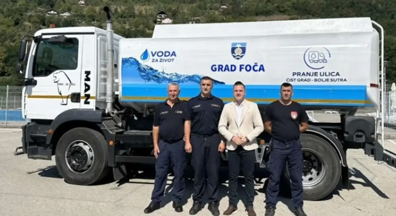 Фочански ватрогасци добили вишенамјенску цистерну