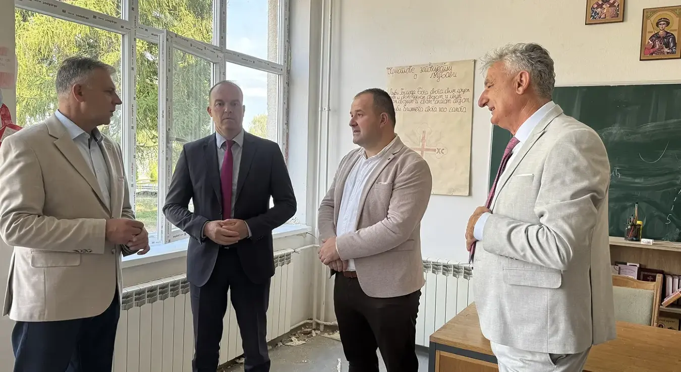 Влада Српске издваја два милиона КМ за двије школе