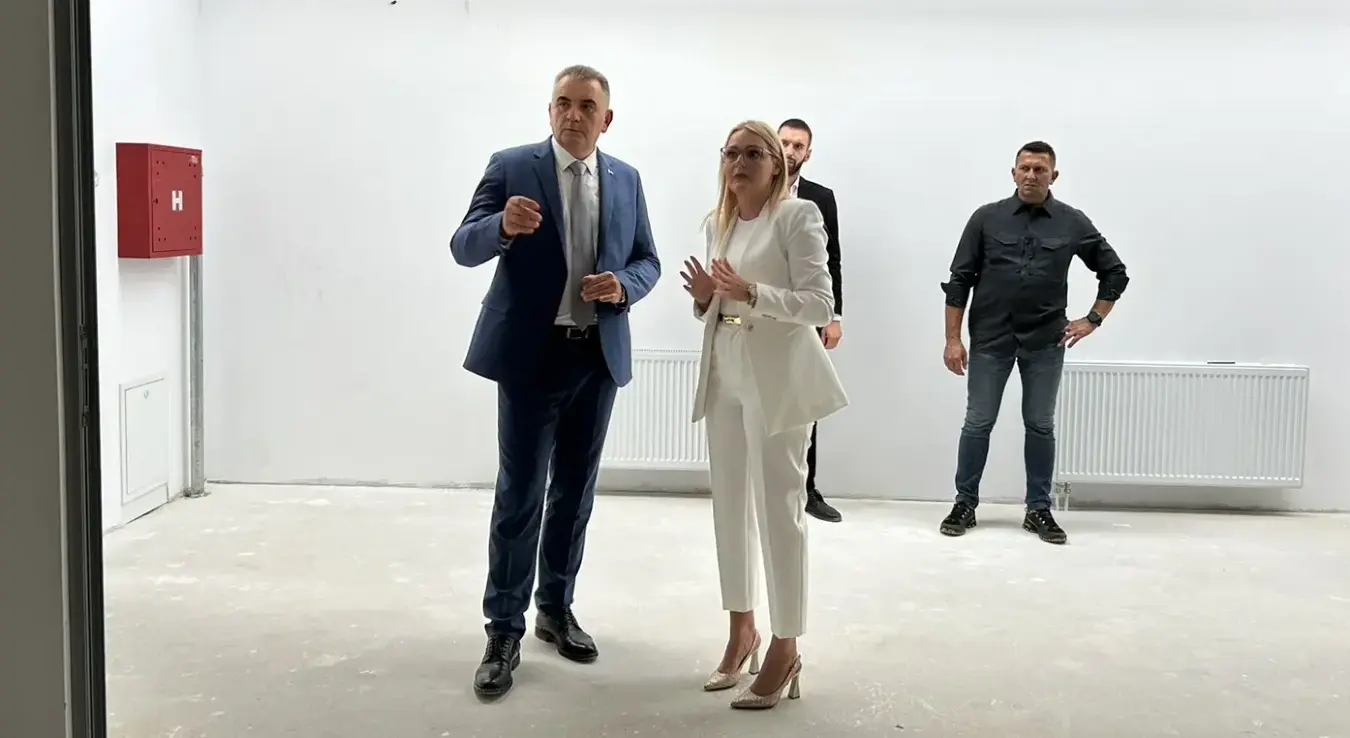 Минић обишао нови вртић насељу Пећани