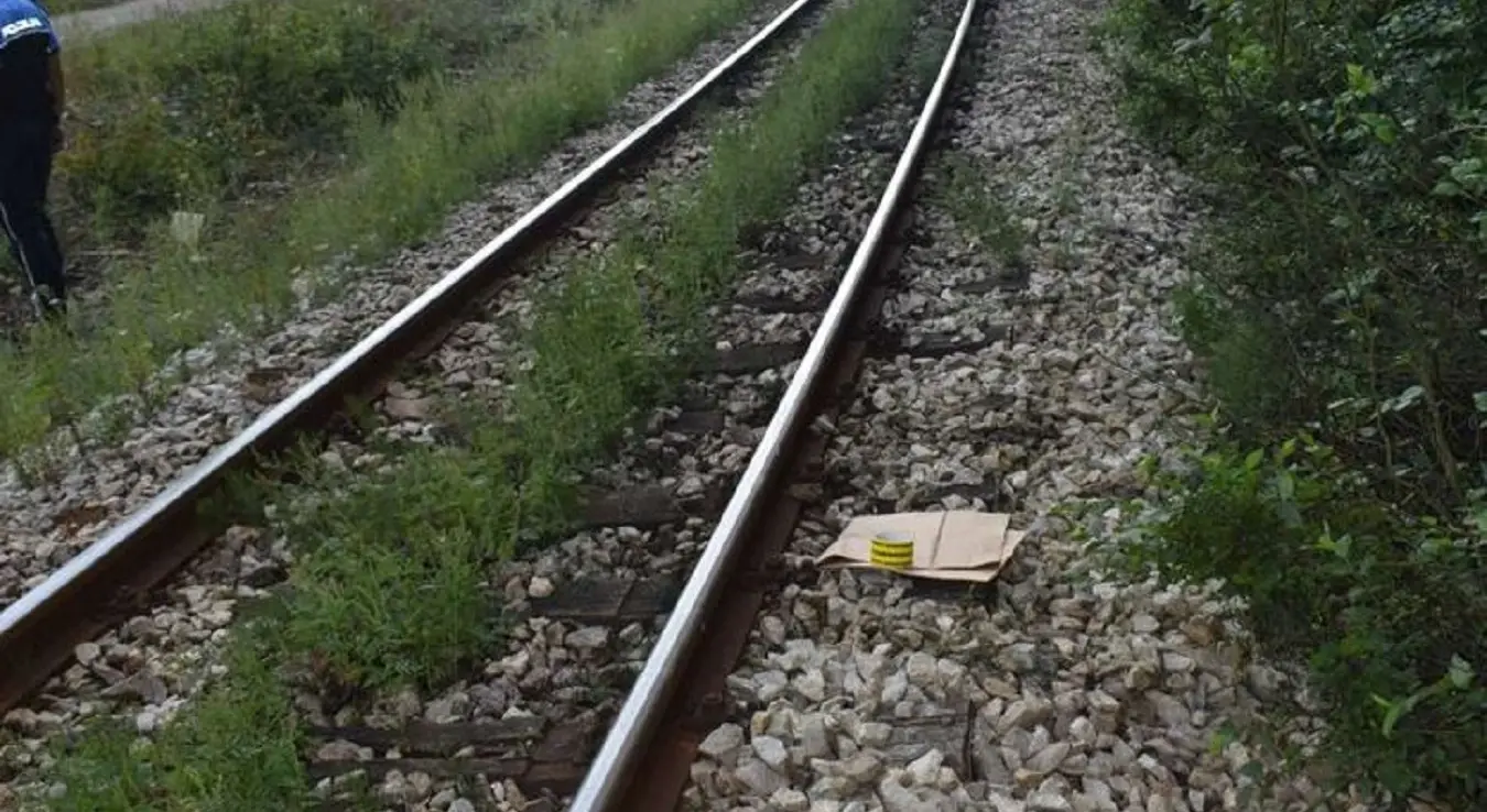 Полиција пронашла више од два килограма дроге код пруге