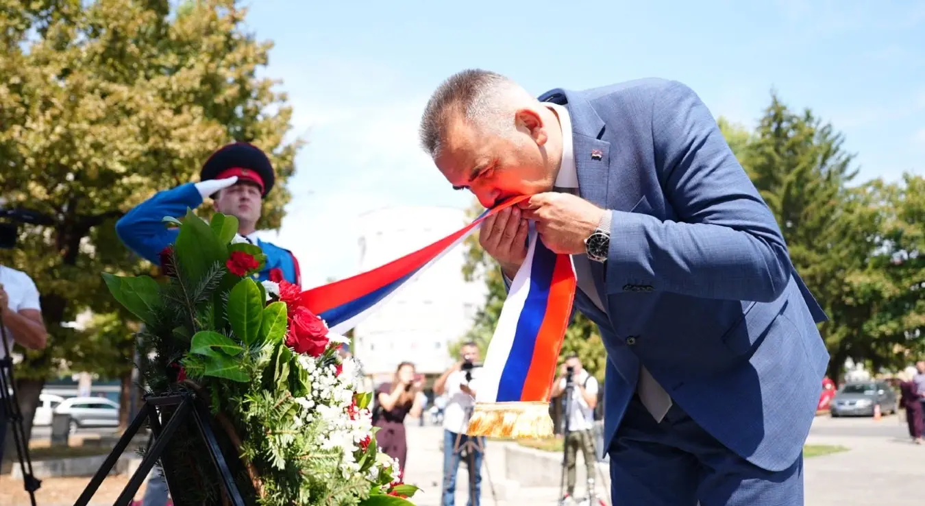 Премијер Републике Српске Саво Минић полаже вијенац