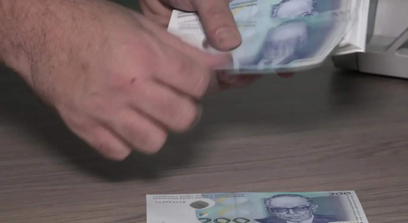 новац паре конвертибилне марке еври
