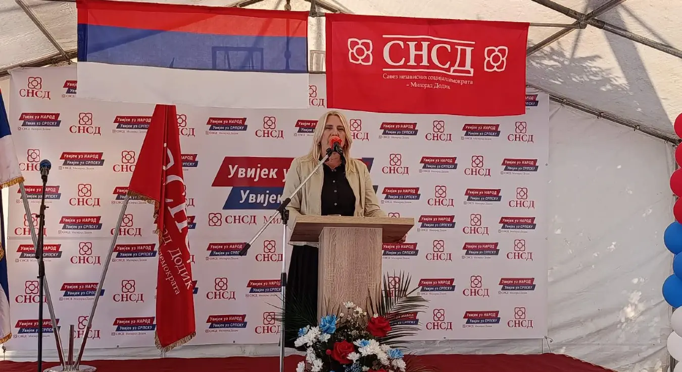 Кандидат СНСД-а за српског члана Предсједништва БиХ Жељка Цвијановић на предизборном скупу у Језеру.
