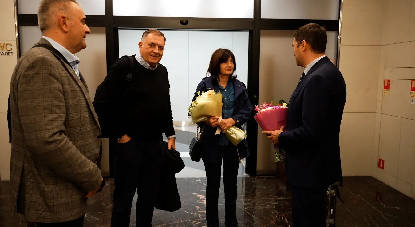 Делегација Републике Српске допутовала је у Москву гдје ће посјетити значајне институције и одржати бројне састанке, а планиран је и сусрет са предсједником Руске Федерације Владимиром Путином.