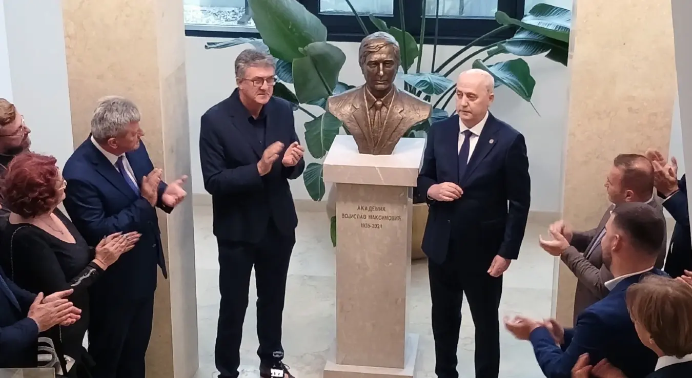 Источно Сарајево: Откривена биста академика Војислава Максимовића