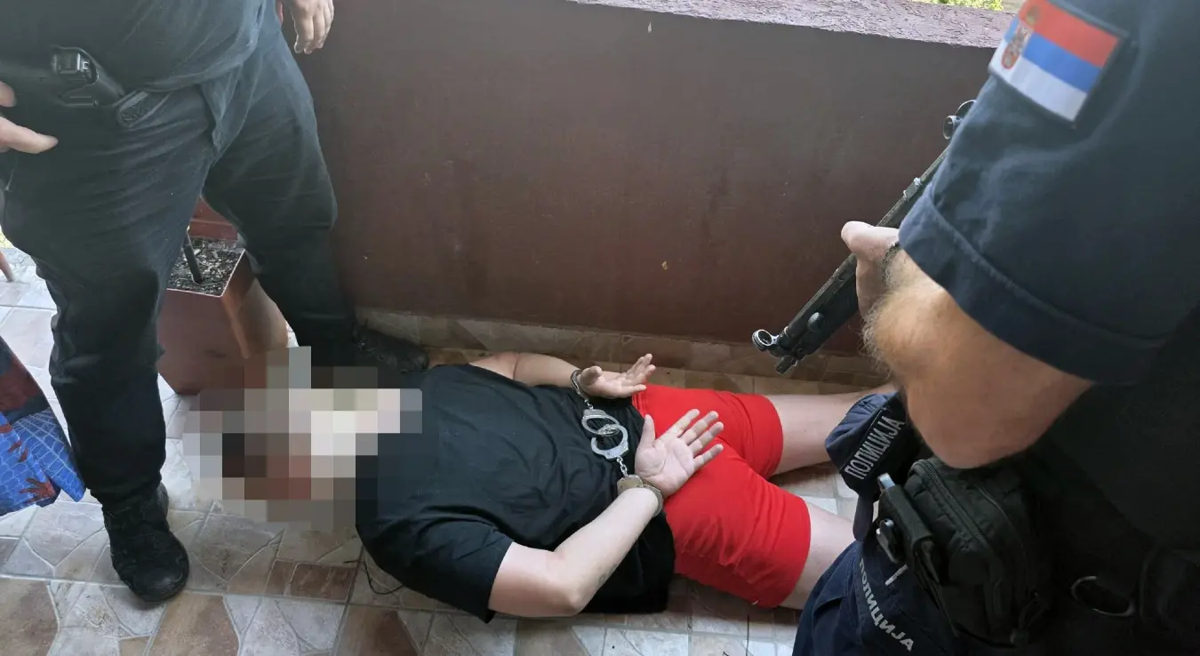 У Новом Саду је по међународној потјерници Интерпола Будимпешта ухапшен мађарски држављанин због више кривичних дјела у вези са дрогом, за која је запријећена казна затвора до 20 година.