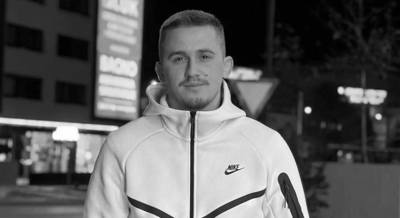 Потврђен је идентитет мотоциклисте који је данас поподне погинуо на магистралном путу М-17 у мјесту Брадина. Погинуо је Али Дрмала.
