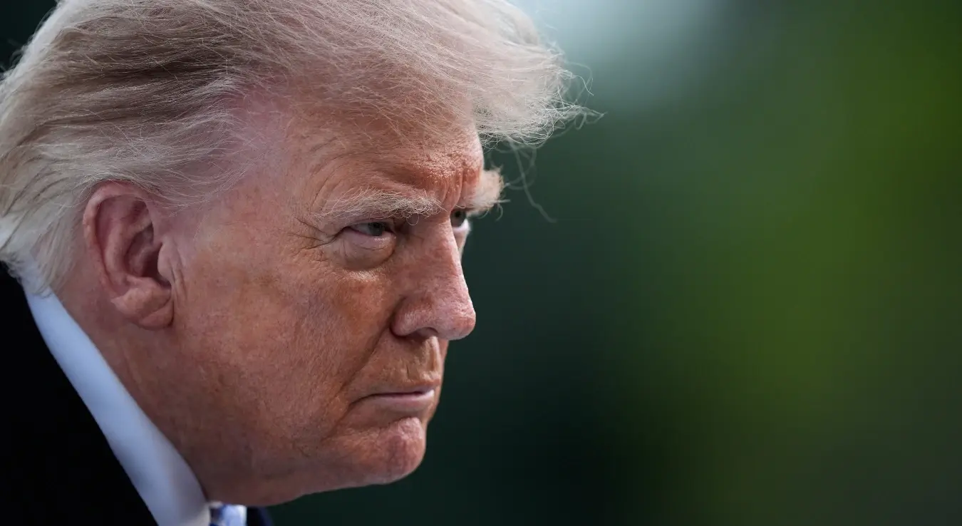 Предсједник Доналд Трамп разговара са новинарима на јужном травњаку Бијеле куће у сриједу, 23. септембра 2026. године, у Вашингтону, након што је дочекао кинеског предсједника Си Ђинпинга у ваздухопловној бази „Ендруз“.