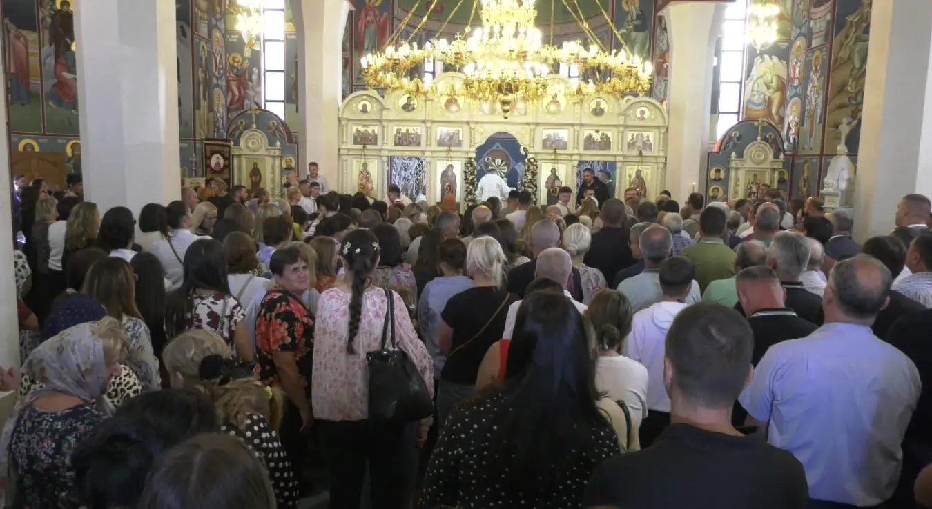 Храм Христа Спаситеља у Доњем Брезику