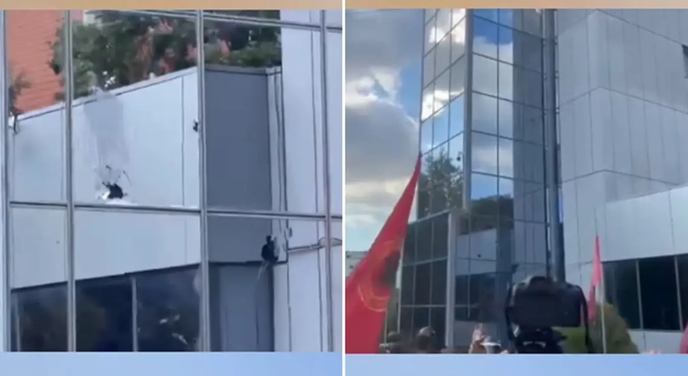 Хаос у Приштини: Присталице терористичке ОВК разбили прозоре на згради владе привремених институција