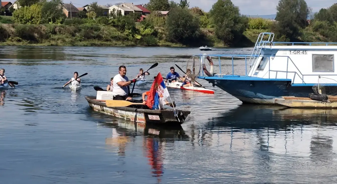 Драгослав Шиник 28 дана веслао од Београда до Градишке, на дочеку Додик и Аџић