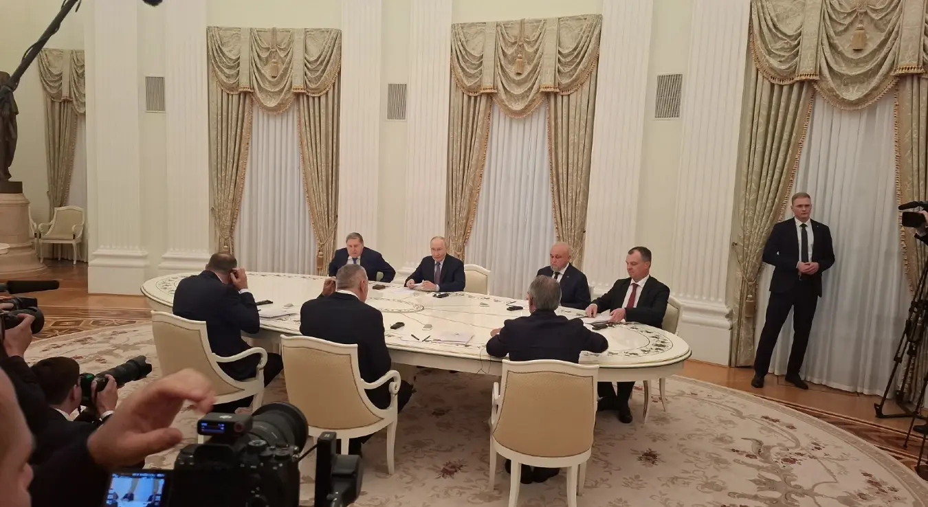 Кремљ објавио детаље са састанка Путина са Минићем и Додиком