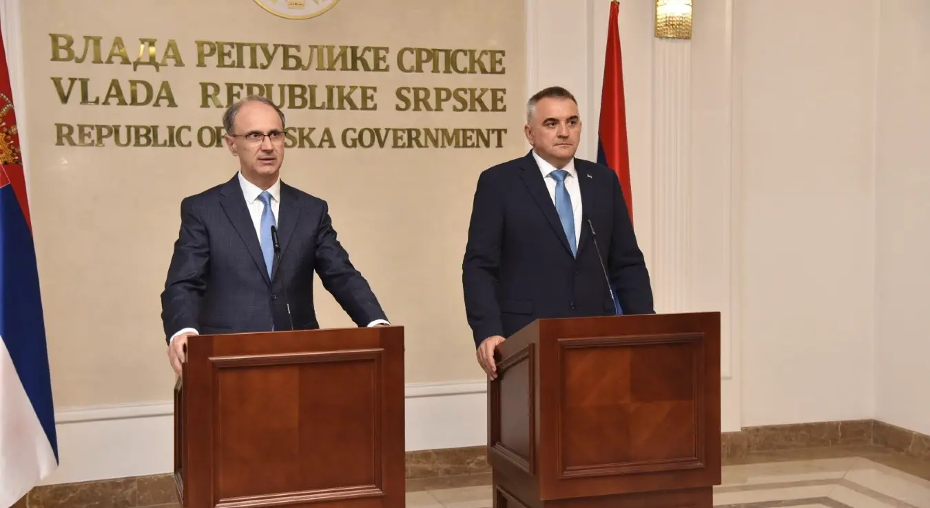 Предсједник Владе Републике Српске Саво Минић састао се данас у Бањалуци са премијером Србије Ђуром Мацутом.