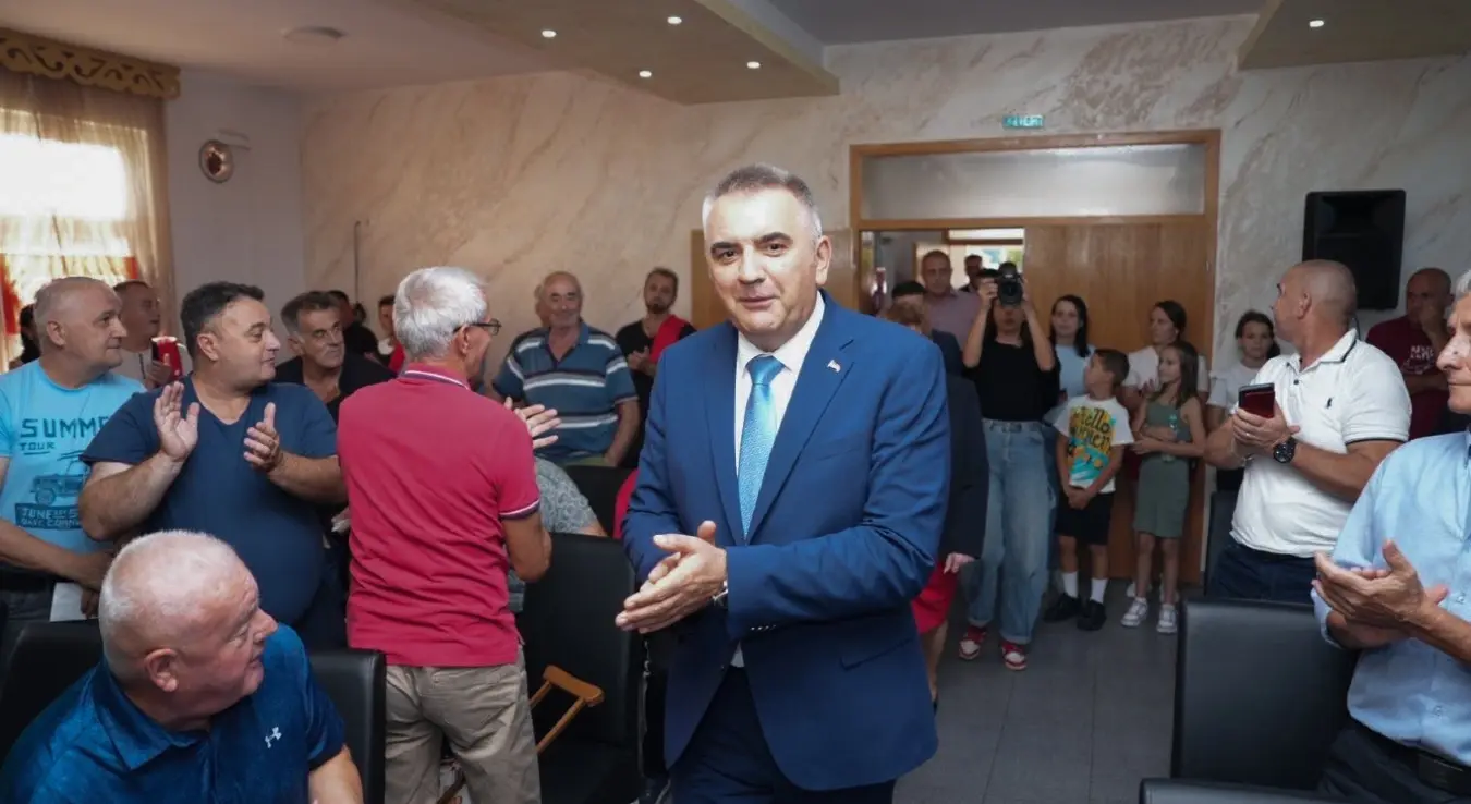 Саво Минић СНСД трибина