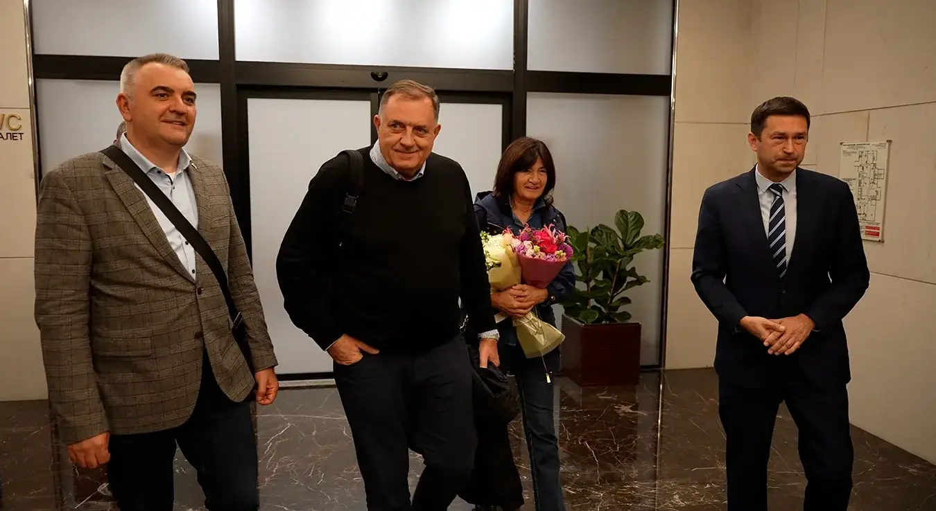 Делегација Републике Српске допутовала је у Москву гдје ће посјетити значајне институције и одржати бројне састанке, а планиран је и сусрет са предсједником Руске Федерације Владимиром Путином.