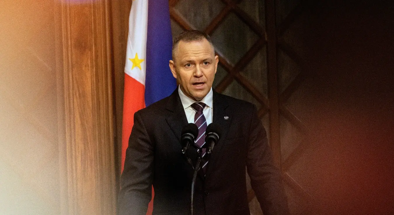 Навроцки оптужио Туска за насилно преузимање највишег суда у земљи