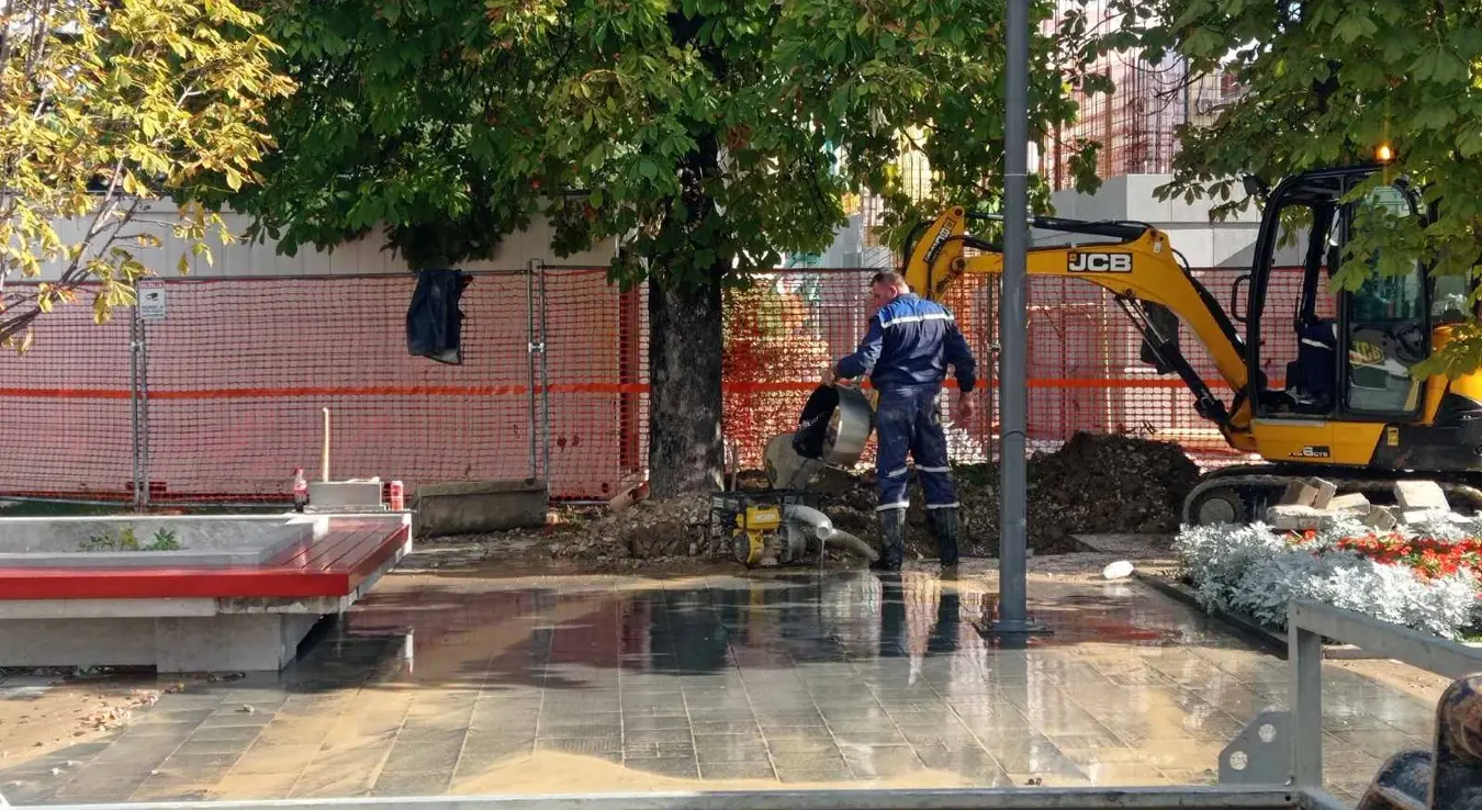 Пукла цијев у центру Бањалуке