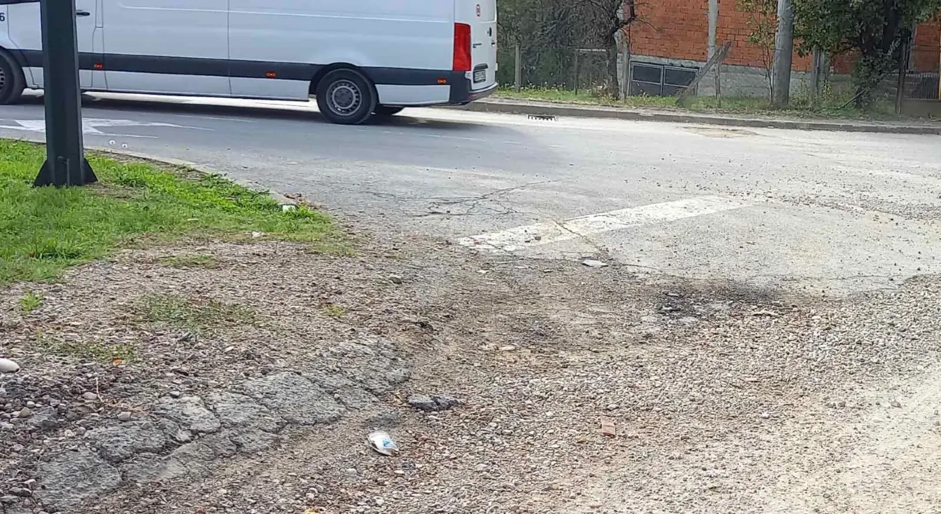 Да једна фотографија говори више од хиљаду ријечи, најбоље илуструју снимци Улице Благоја Паровића у бањалучком насељу Туњице, на дионици дугој 600 метара, која се протеже од Казнено-поправног завода Бањалука.