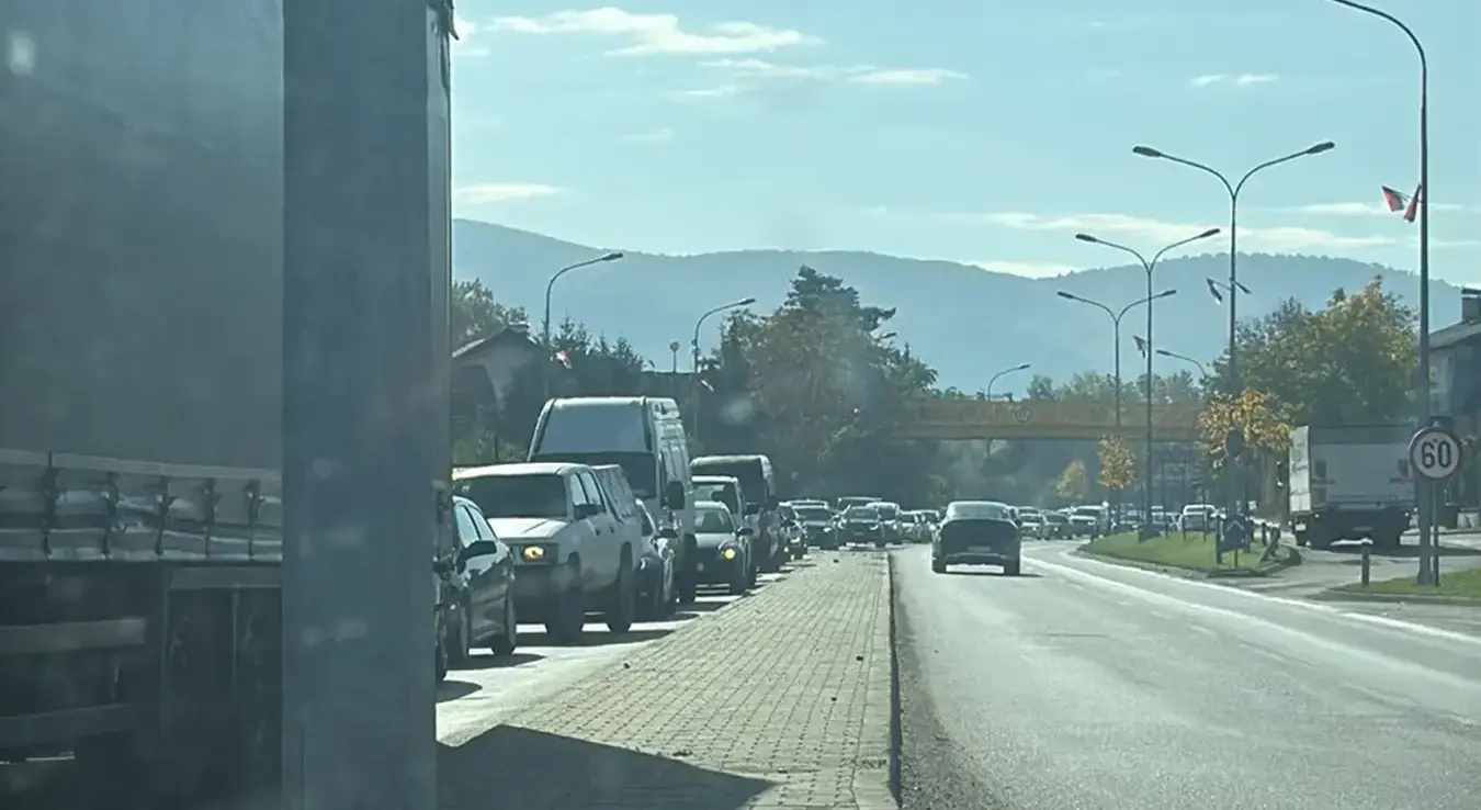 На кружном току код Центрума у Бањалуци догодила су се два удеса.