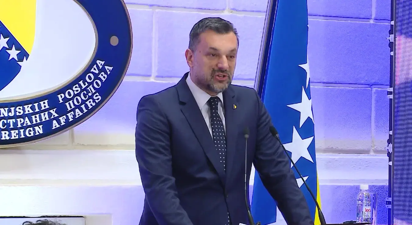Елмедин Конаковић